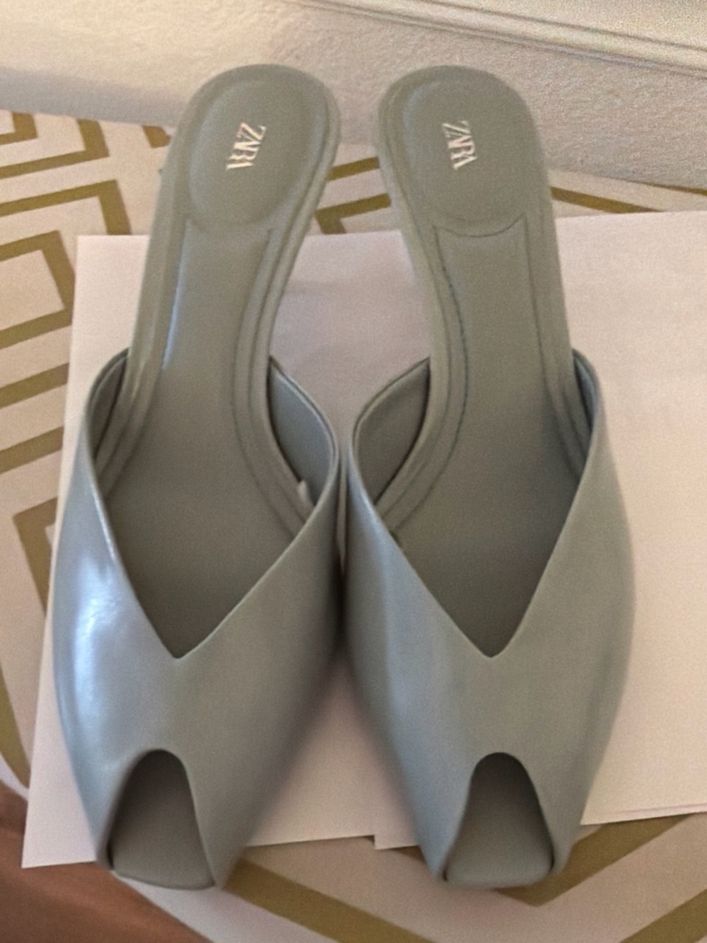 Zara Sage Green Peep-Toe V-Front Mule Slides
